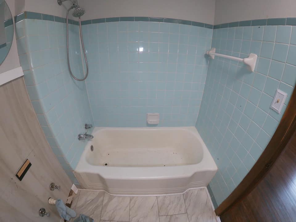 before-standard-style-bathtub-refinishing-in-tricities-tn